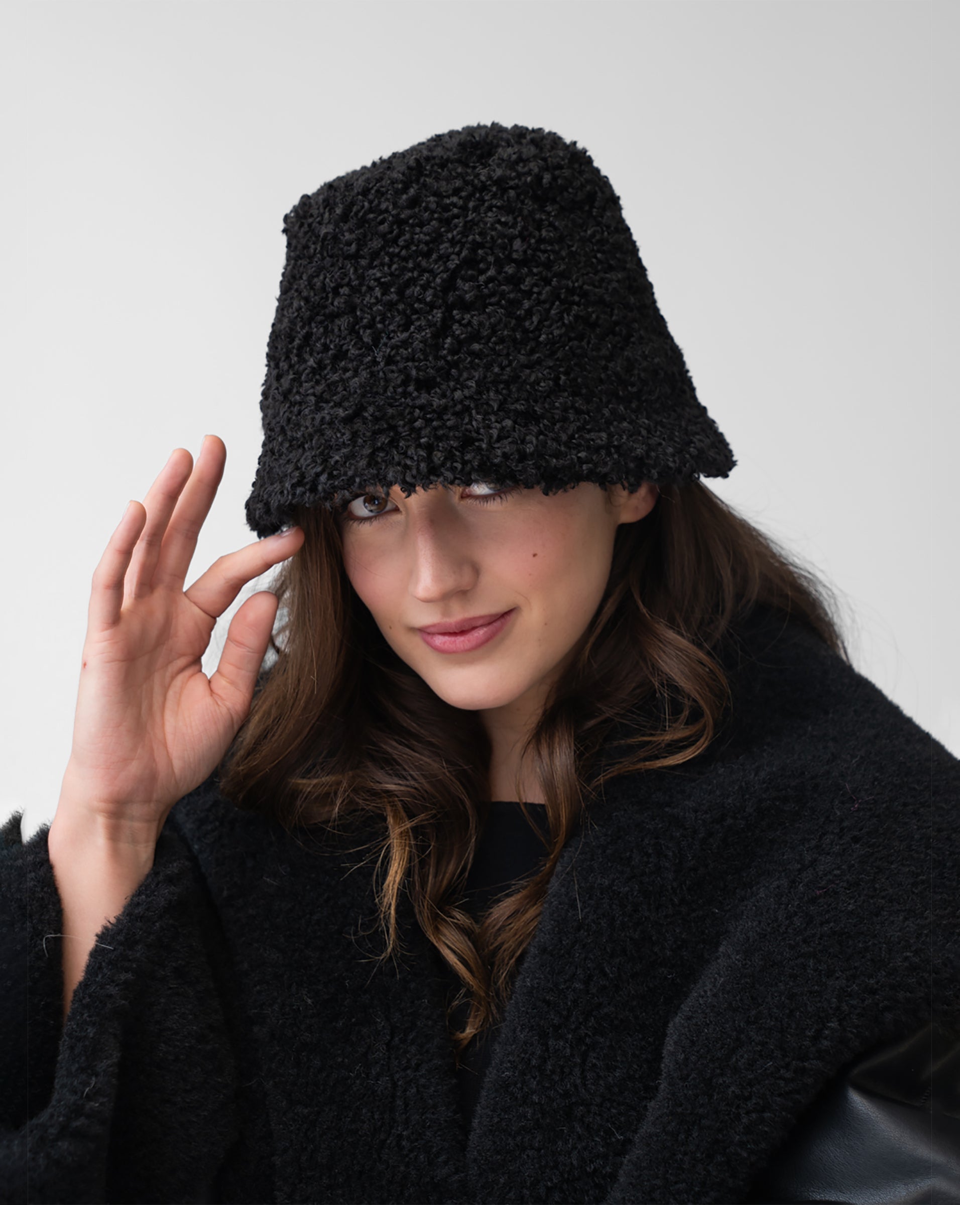 Faux Sherpa Reversible Bucket Hat