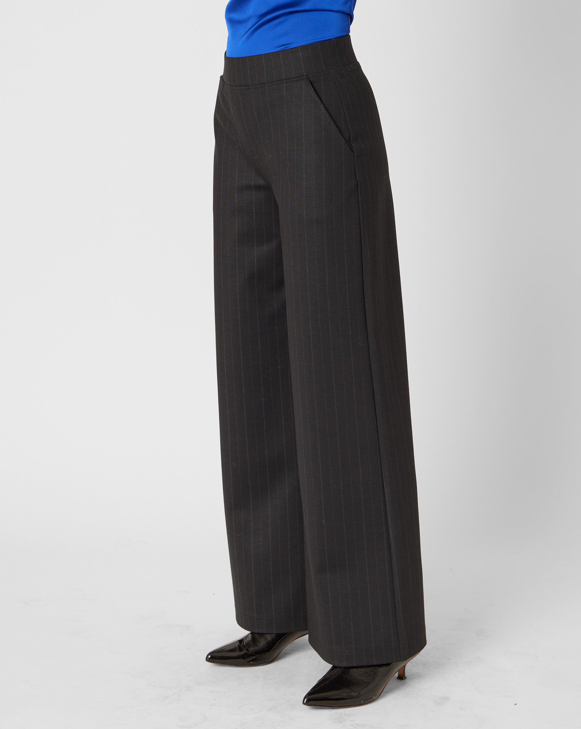 #color_black etched pinstripe