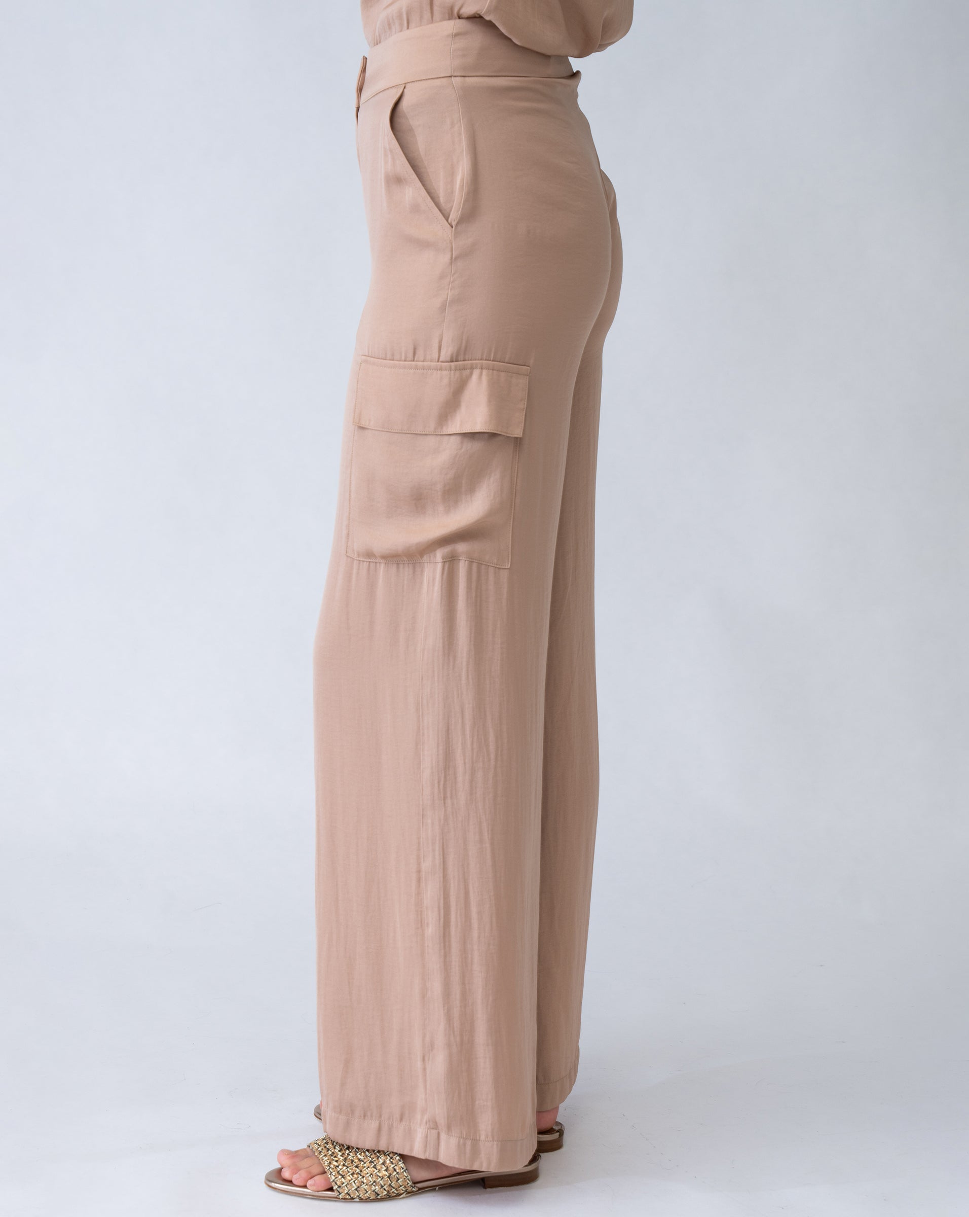 #color_warm taupe