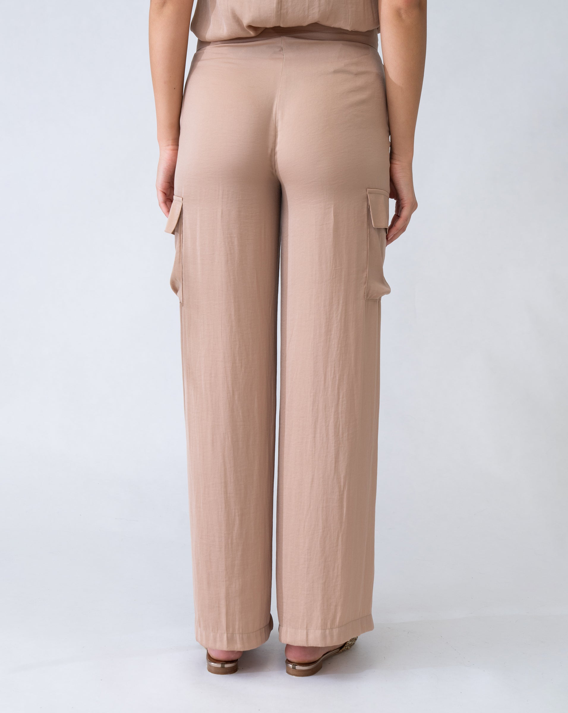 #color_warm taupe
