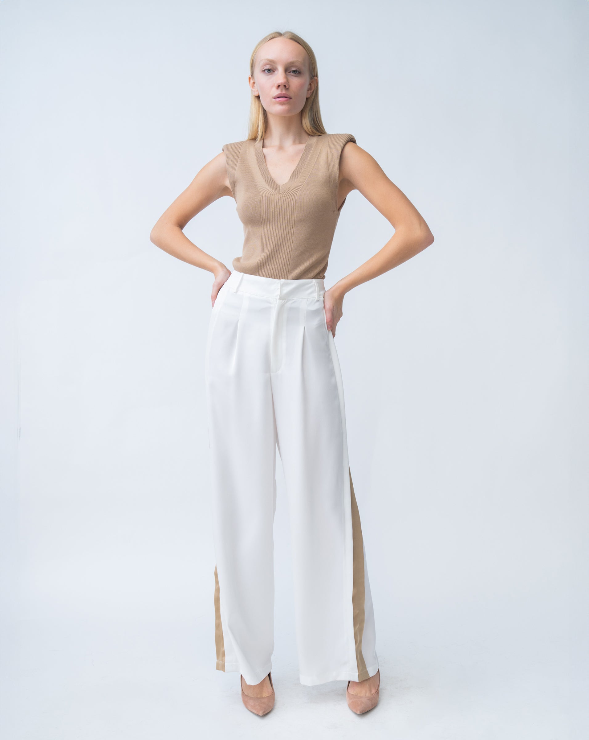 FINAL SALE - Wide Leg Pleated Pant