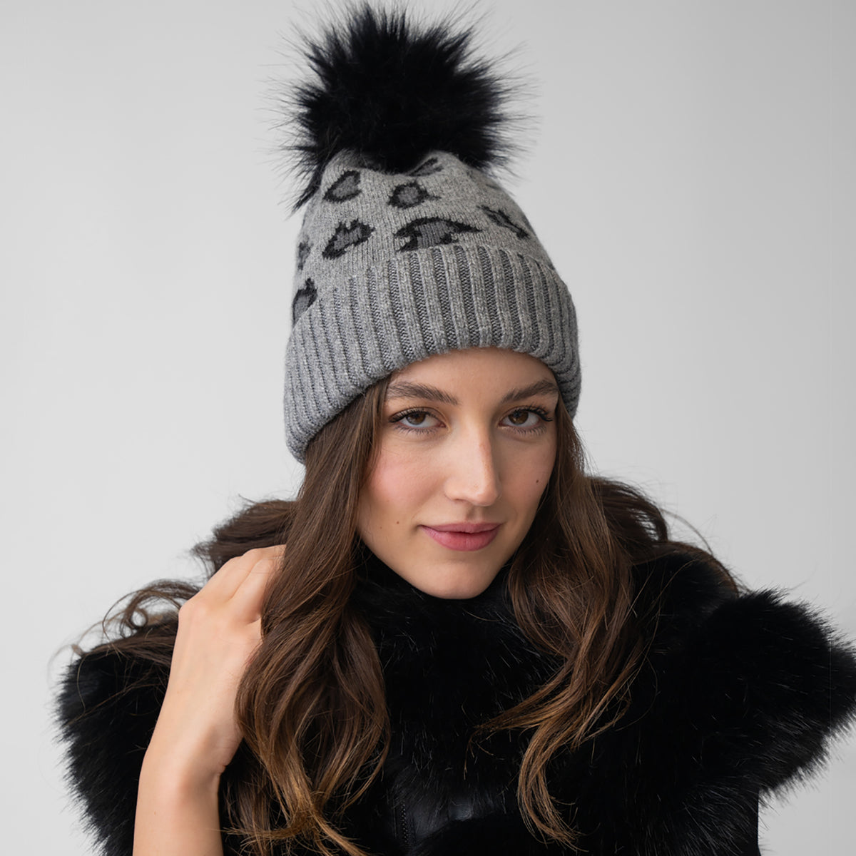 Adrienne Landau Rainbow Faux Fur outlet Pom-Pom Beanie