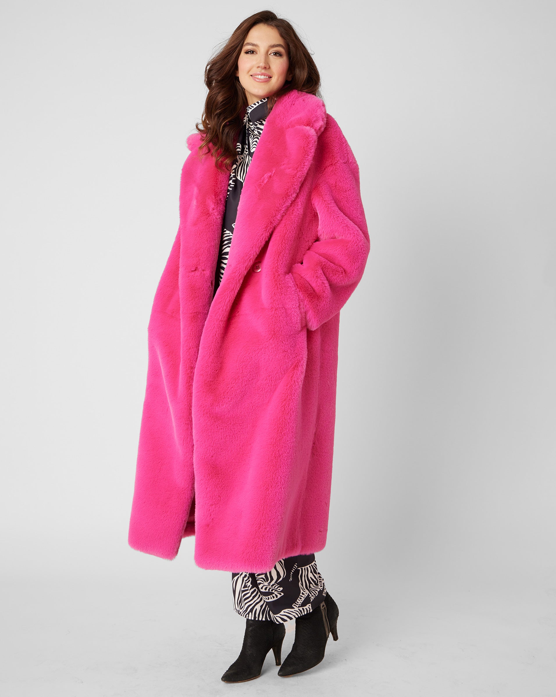 52,825 Pink Fur Fashion Images, Stock Photos, 3D objects, & Vectors