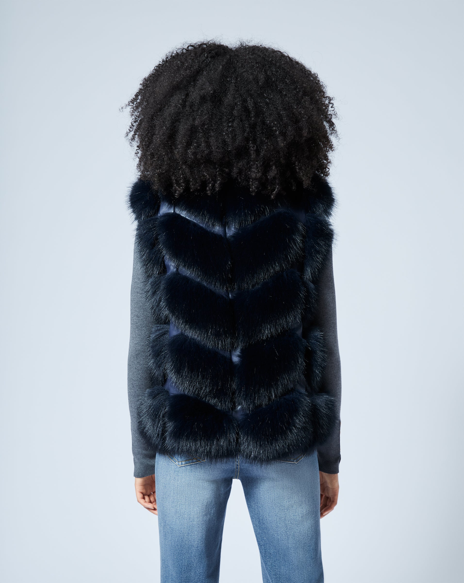 #color_navy fur