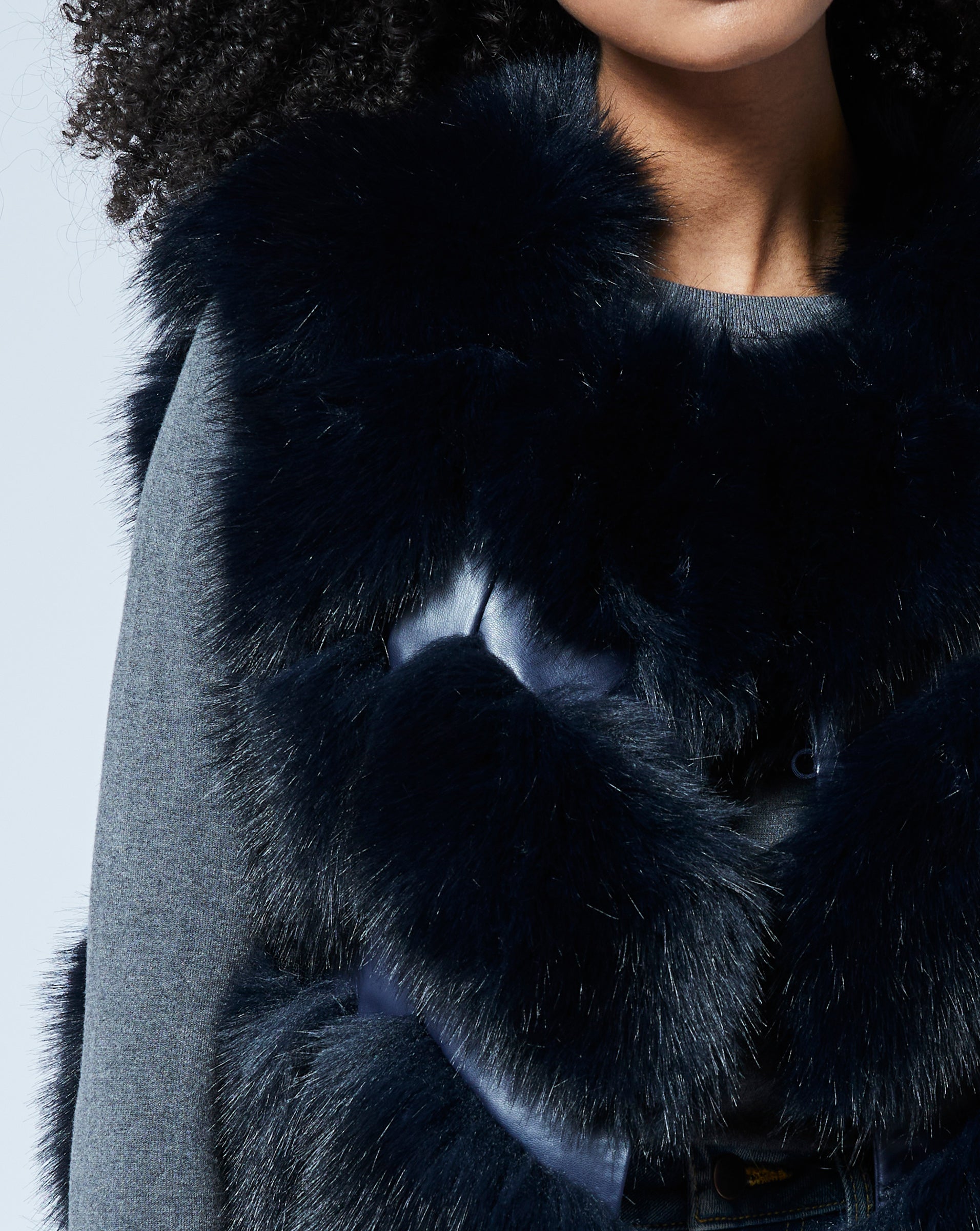 #color_navy fur